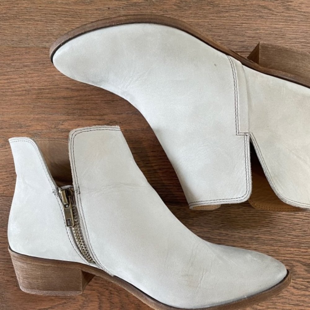 Splendid Hamptyn Suede Ankle Boots | Size 7 | Light Gray Blue